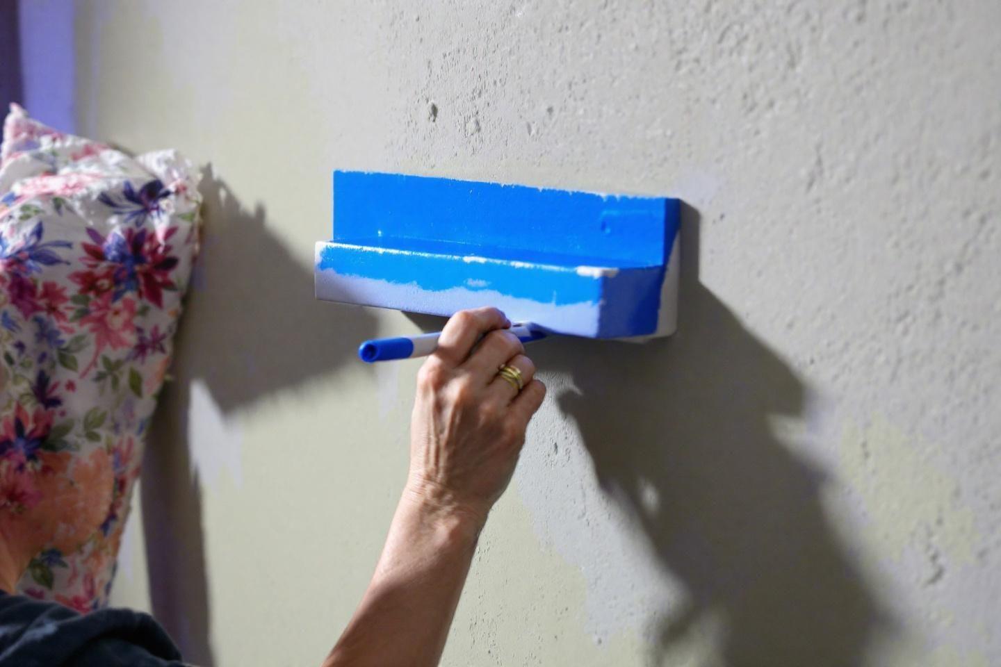 Peut-on peindre un enduit à la chaux avec de l'acrylique ?