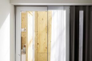 Isolation porte coulissante : techniques et matériaux efficaces