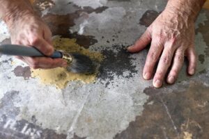 Comment patiner du zinc : guide complet et techniques naturelles